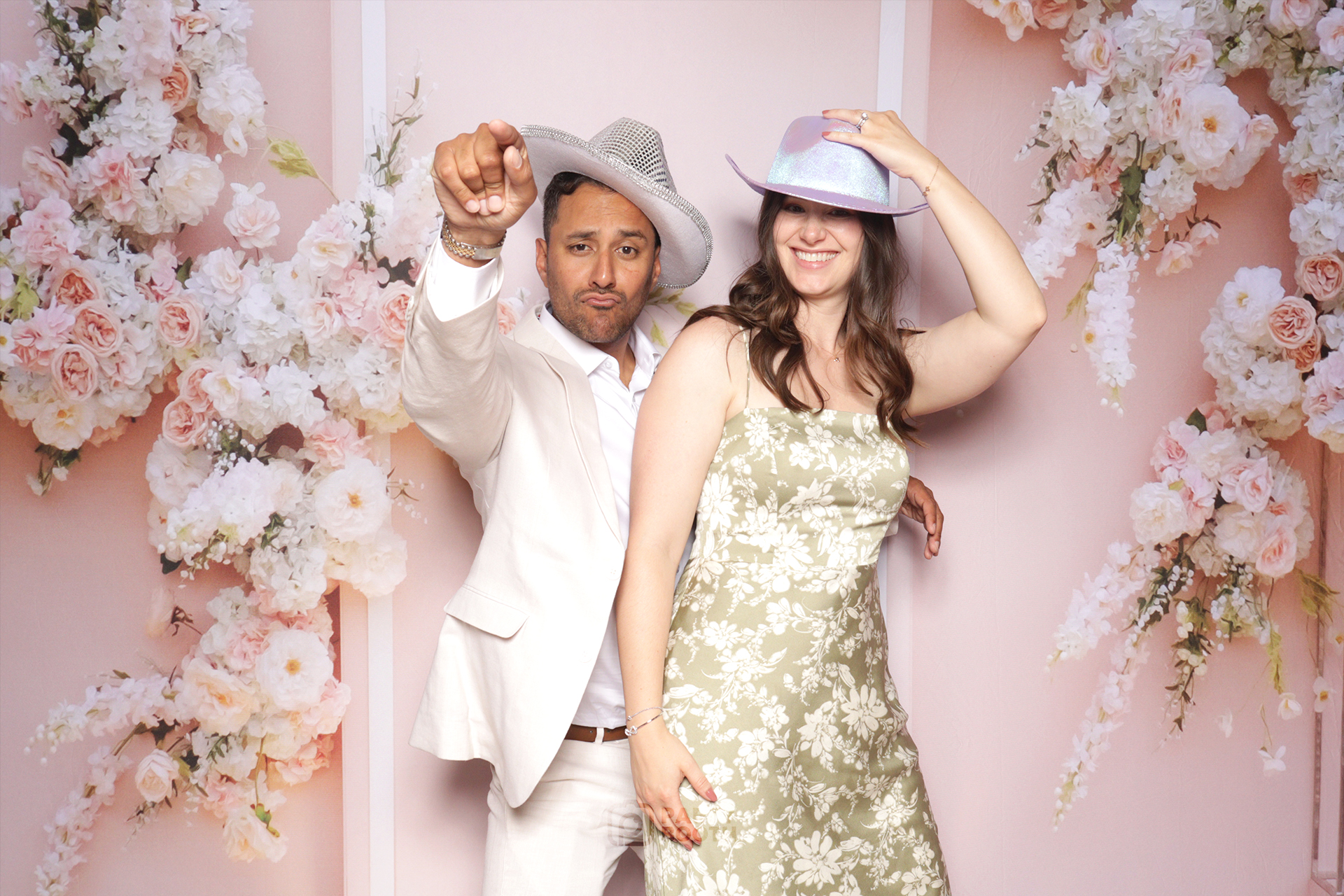 wedding photo booth backdrop